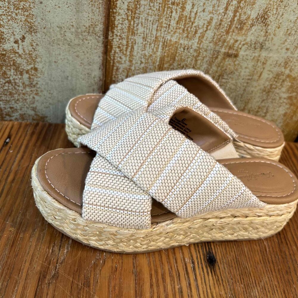 NWT Universal Thread Womens Beige Open Toe Woven Sandals Size 6